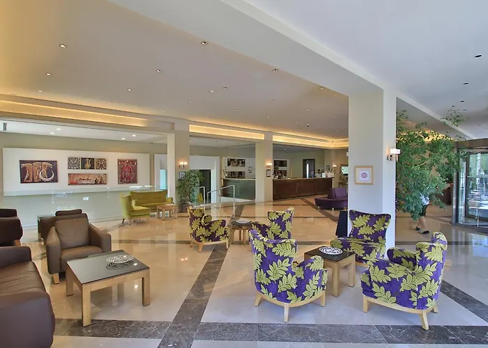 Mandarin & Semesteranläggning (resort)