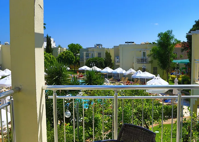 Mandarin & Semesteranläggning (resort)