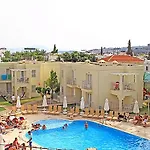 Mandarin & Semesteranläggning (resort)