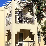 Semesteranläggning (resort) Mandarin & 5*