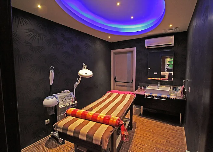 Mandarin & אתר נופש 5*