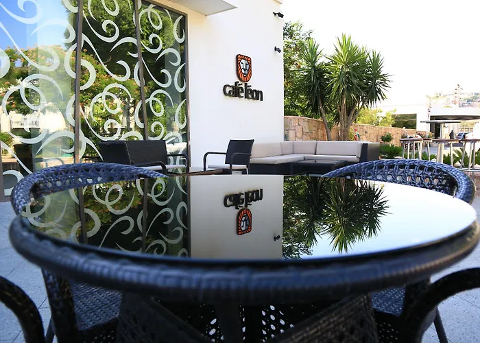 Mandarin & בודרום